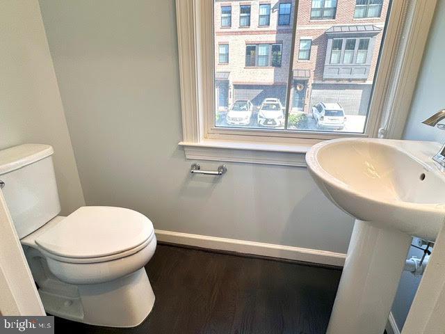 Building Photo - 3822 Rainier Dr