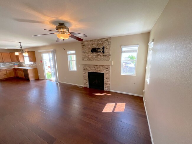 Building Photo - 3 Bedroom Home Available Near Barnes Rd & ...