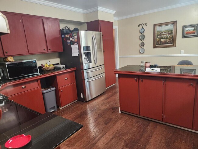 Building Photo - r2911