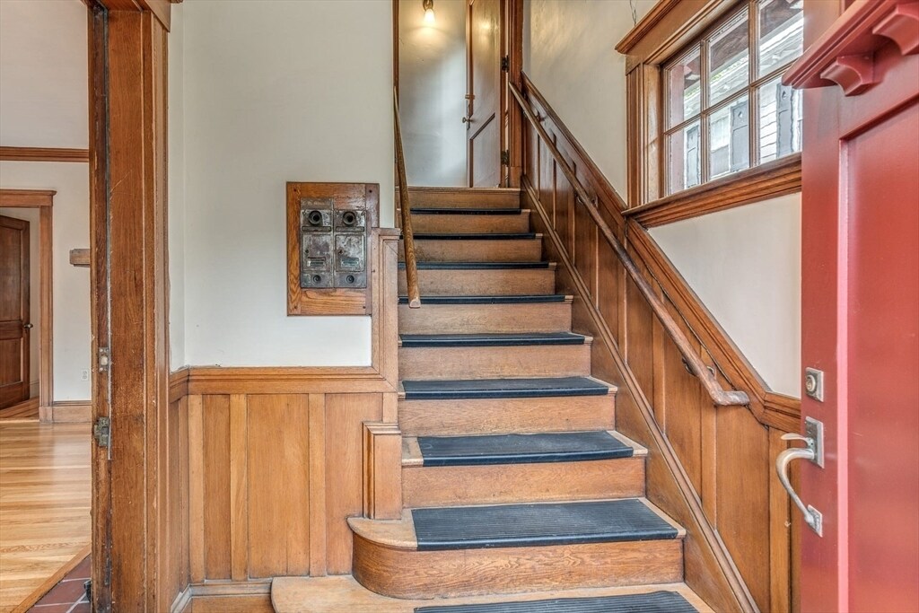 Building Photo - 375 Mount Auburn St