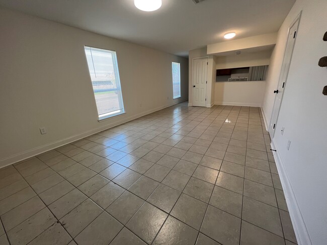 Living/Dining Area - 1212 Cambridge Dr