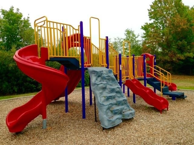 Building Photo - 3961 Brown Ave