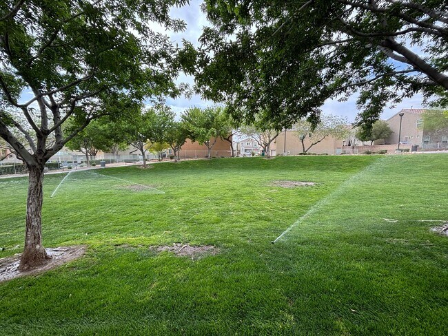 Building Photo - Spacious Tri-Level 4-Bedroom Home with Balcony and Community Amenities in Northwest Las Vegas!