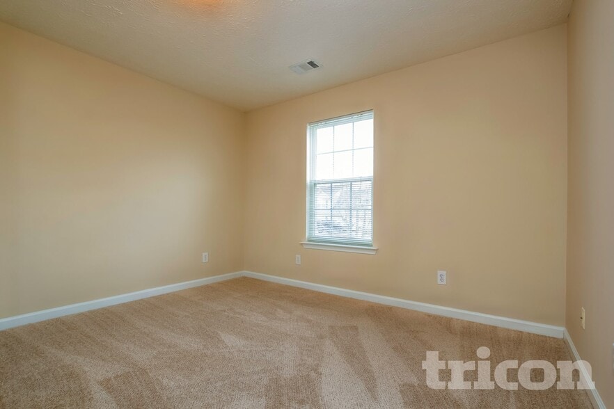 Building Photo - 1765 Campbell Ives Dr SE