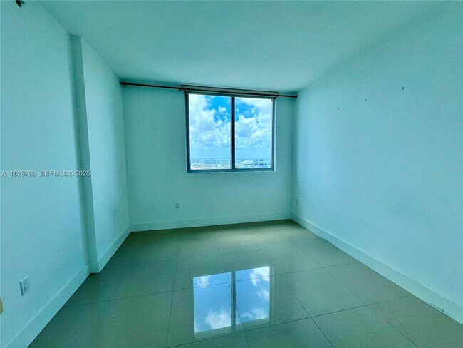 Building Photo - 92 SW 3rd St