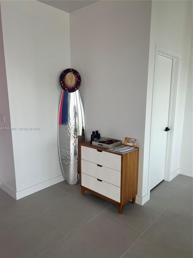 Building Photo - 780 NE 69th St