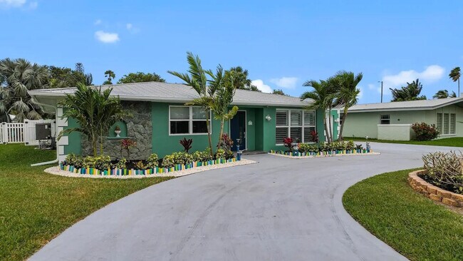 Building Photo - 608 Malabar Ave