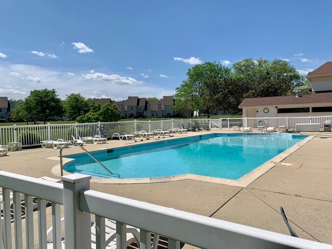 Building Photo - 13000 W Heiden Cir