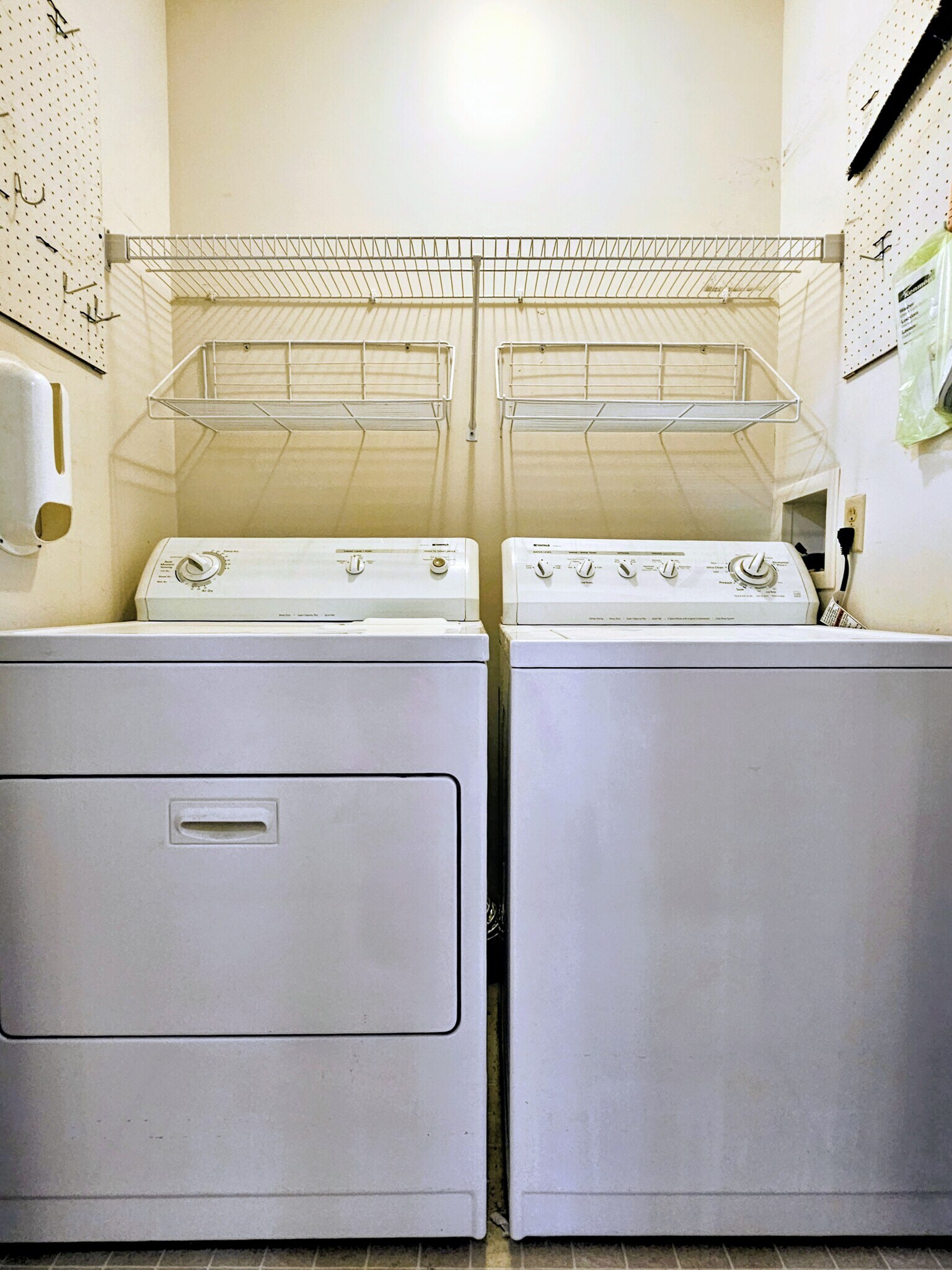 Building Photo - 357 Acorn Cir