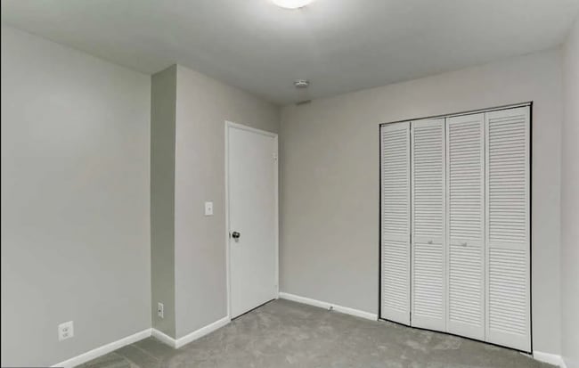 Building Photo - 4645 28th Rd S