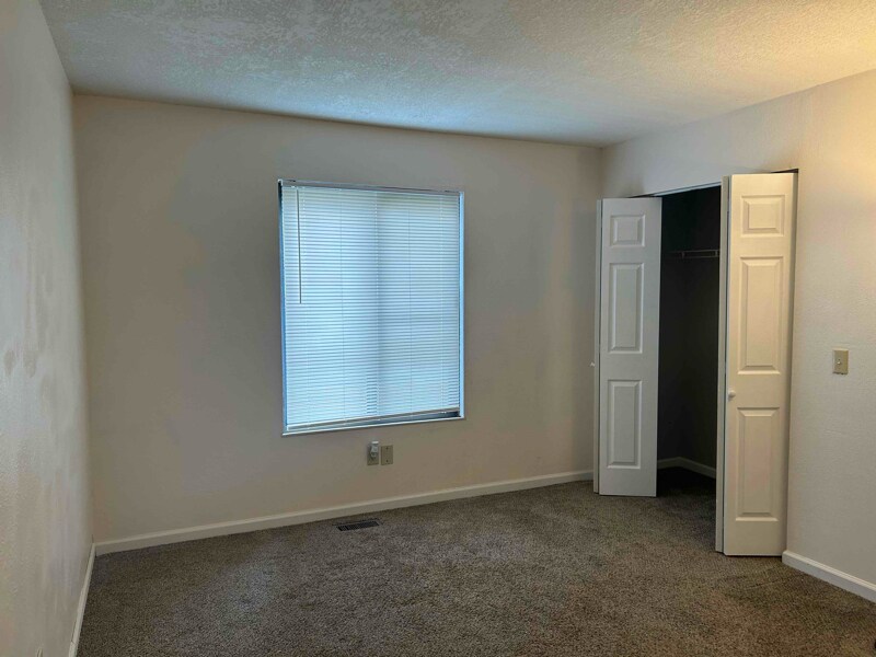 Building Photo - 5806 Ryewyck Dr