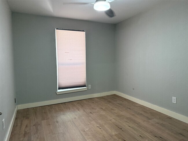 Building Photo - 3206 Hazy Park Dr