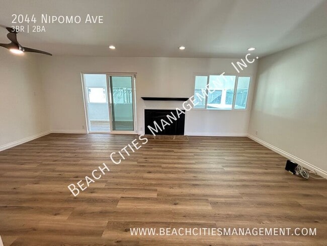 Building Photo - 2044 Nipomo Ave