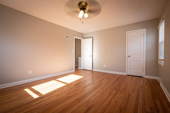 Building Photo - RockhillR6518