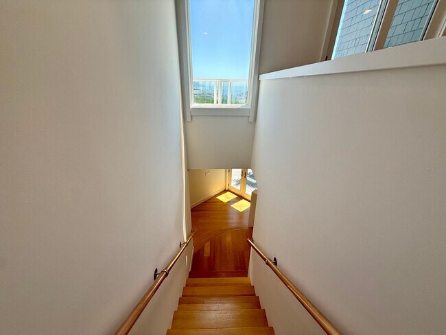 Building Photo - PANORAMIC BAY VIEW ESTATE IN PRESTIGIOUS TIBURON