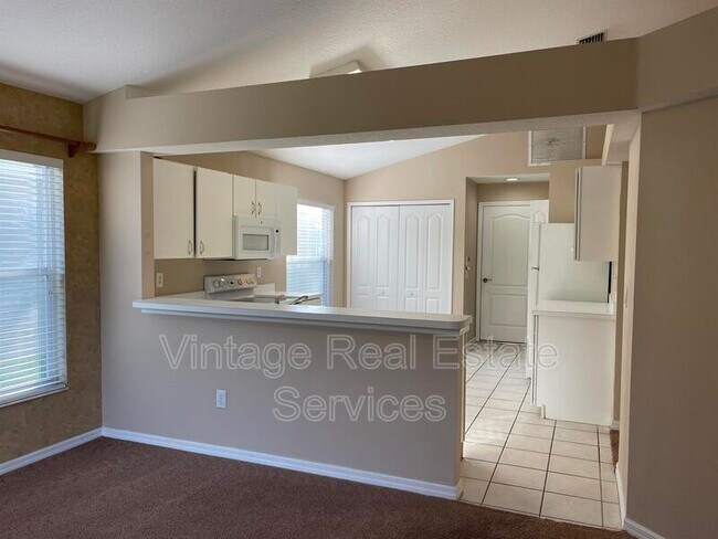 Building Photo - 1930 Grenville Ct