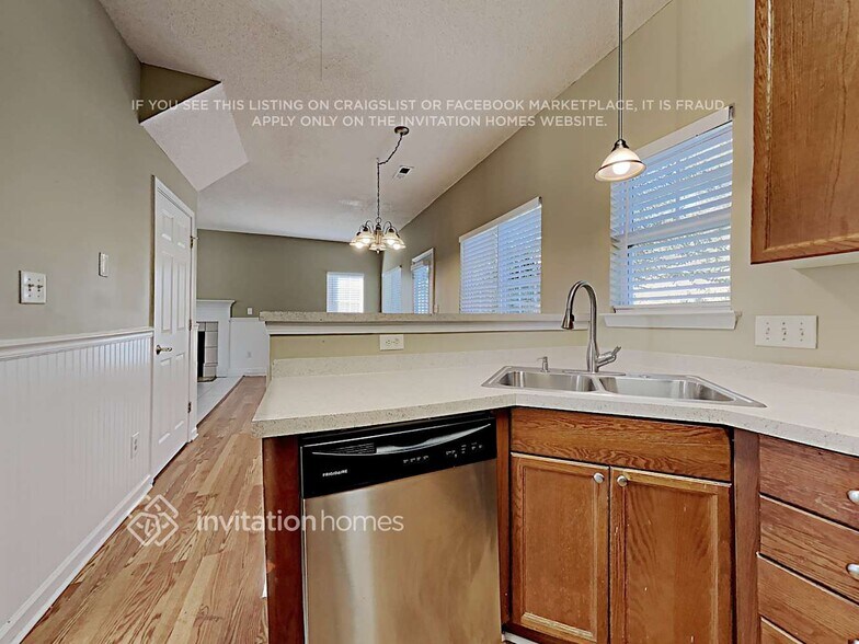Building Photo - 3715 Sedgewick St SW