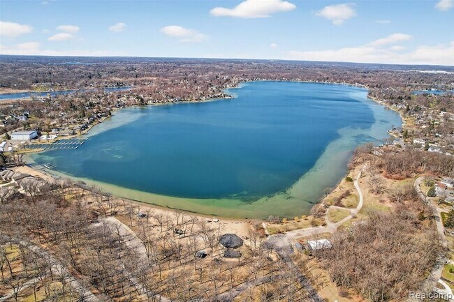 Building Photo - 4171 Mapleleaf Rd