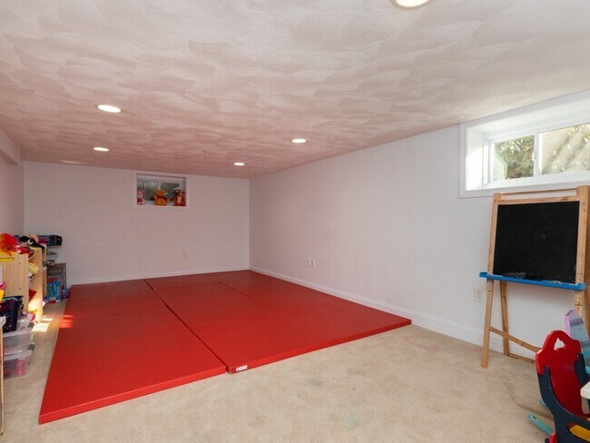 Building Photo - 57 Clifton Rd