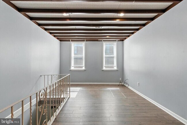 Building Photo - 708 S Randolph St