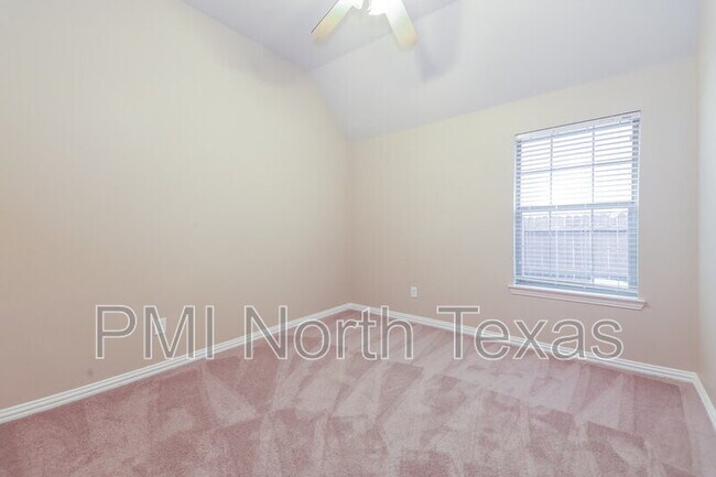 Building Photo - 2677 Pine Trail Dr