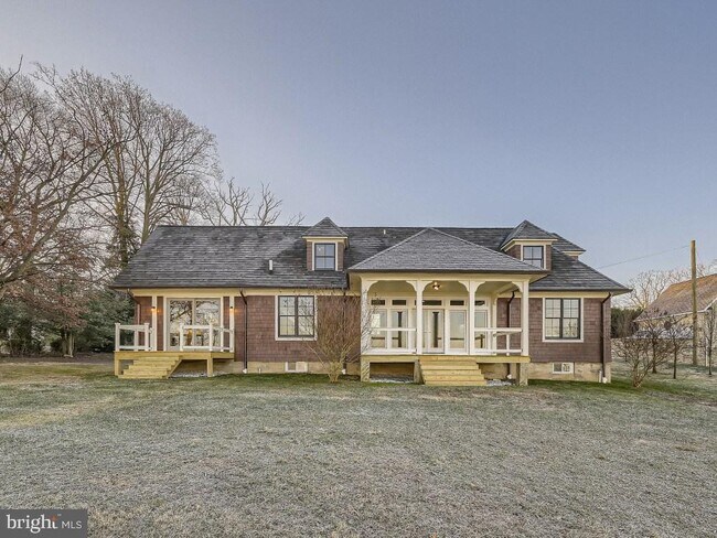 Building Photo - 2100 Rosalie Ave