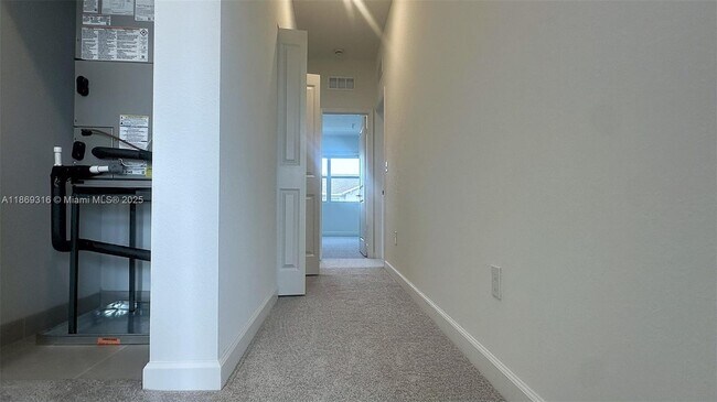 Building Photo - 538 Rivergrass St