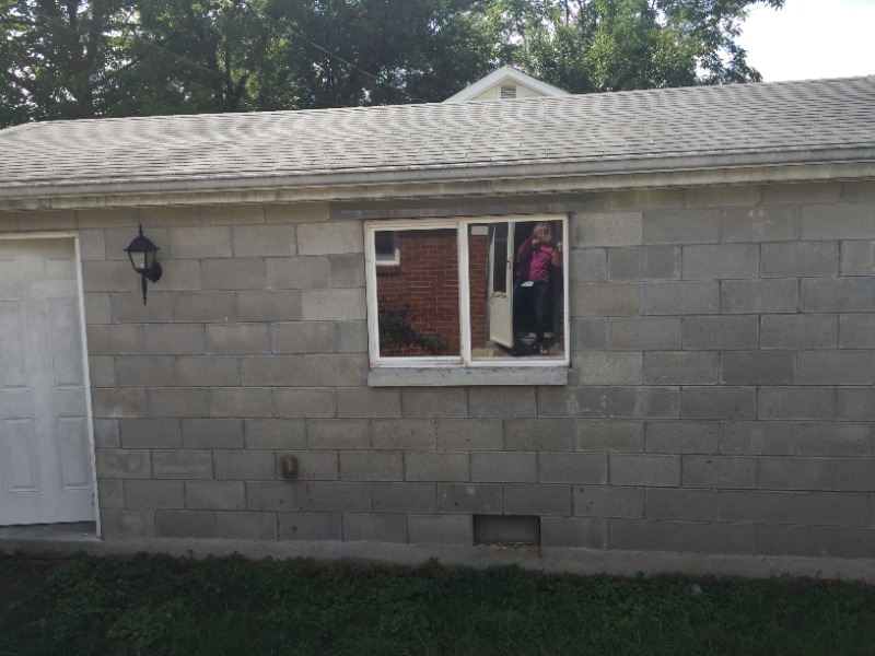 Building Photo - 1400 Sale Ave