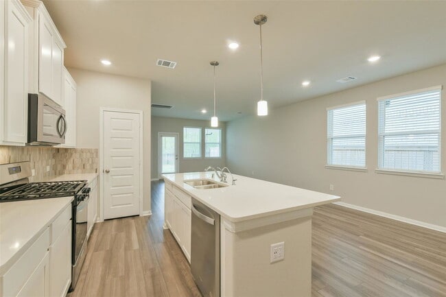 Building Photo - 17418 Rosette Grass Dr