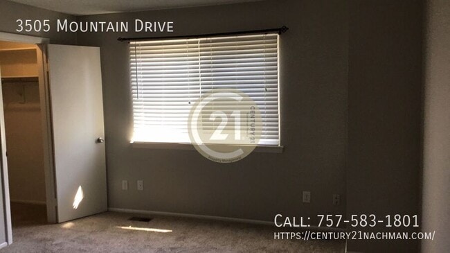 Building Photo - 3505 Mountain Dr