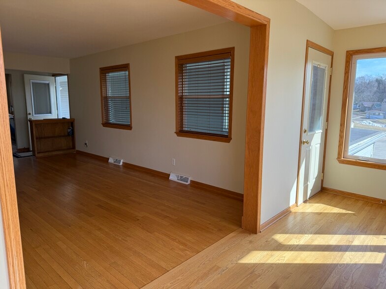 Building Photo - W9206 Ripley Rd