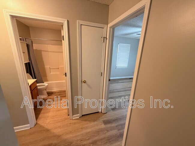 Building Photo - 1711 Herrin Dr