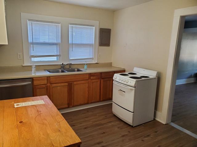 Building Photo - 305 Mountain View Dr NW