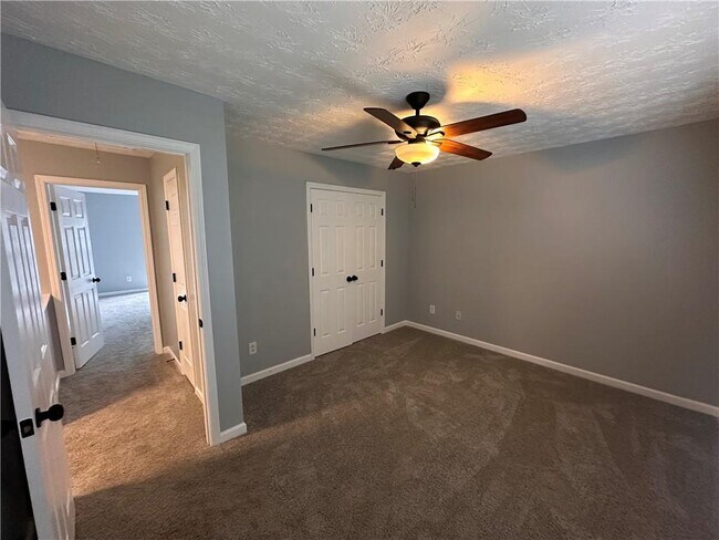 Building Photo - 2025 Austin Park Cir