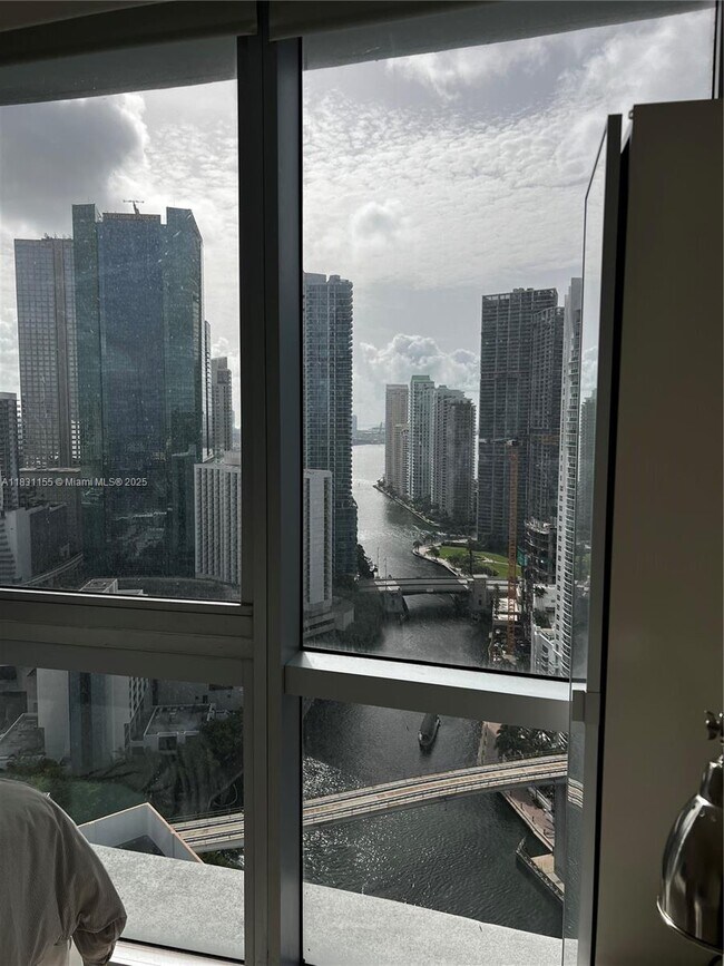 Building Photo - 350 S Miami Ave