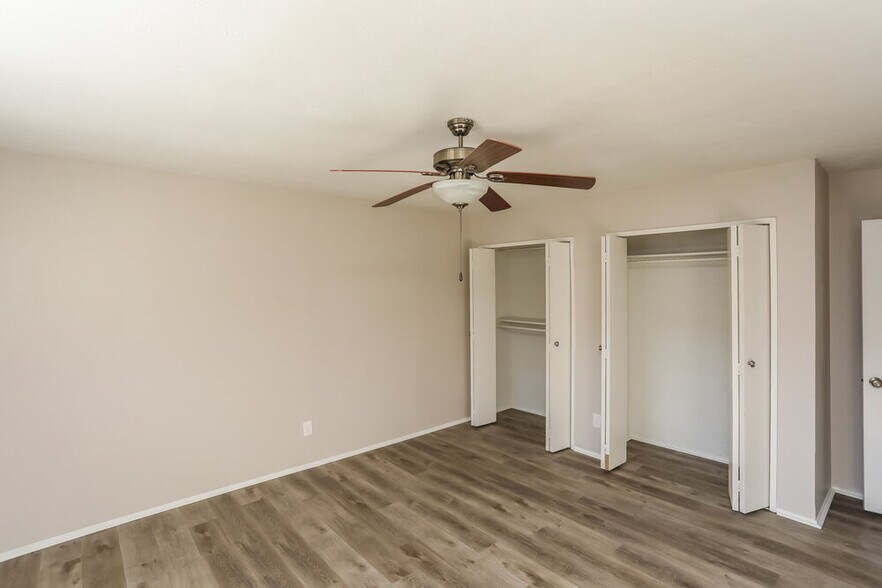 Building Photo - 9010 Millwood Dr