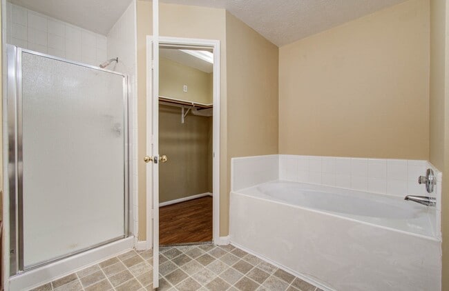 Building Photo - 5010 Brower Crest Dr