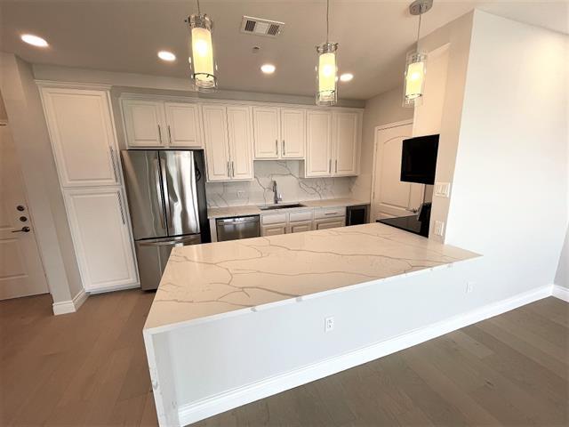 Building Photo - 3225 Turtle Creek Blvd Blvd