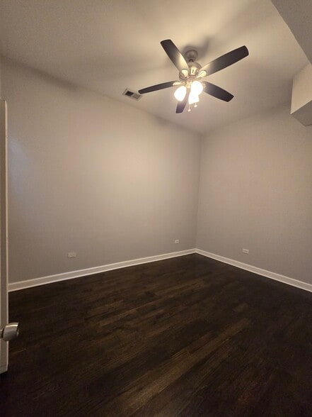 Building Photo - 2414 W Fullerton Ave