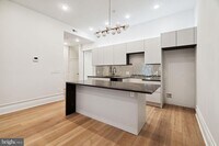 Building Photo - 1822 Chestnut St