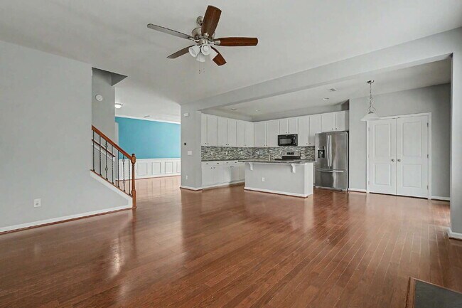 Building Photo - 5-Bedroom Home w/ Fenced-in BackYard in Knightdale