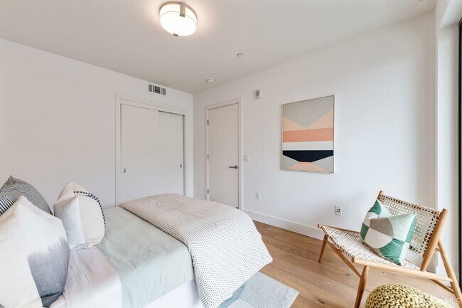 Building Photo - 1450 Franklin St