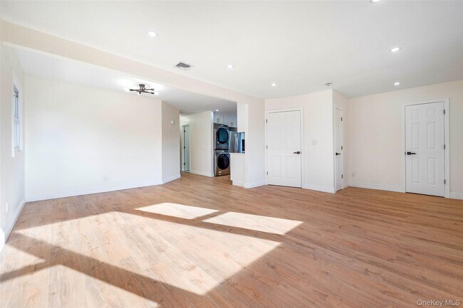 Building Photo - 50 Mahland Pl