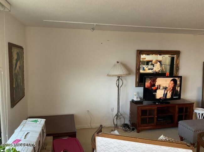 Building Photo - 1 Channel Dr