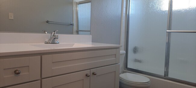 Building Photo - ~Welcome Home!!~ 1 Bed in highly desirable...