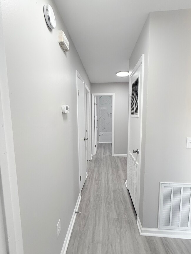 Building Photo - 620 Scott St