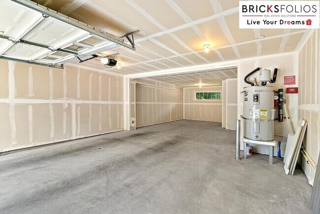 Building Photo - Exquisite Rental Home in Olympia, Close to JBLM & Hospitals!