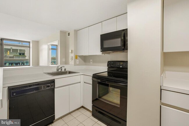 Building Photo - 801 Pennsylvania Ave NW