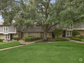 Building Photo - 7611 Woodthrush Dr