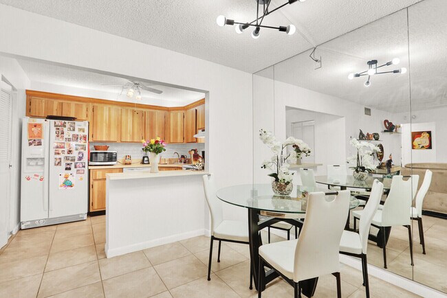 Building Photo - 309 Knotty Pine Cir